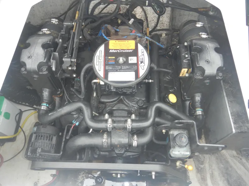 Slide: The Image of 2012 Chaparral 19 H2O Sport boat engine, MerCruiser 4.3L V6. - 12