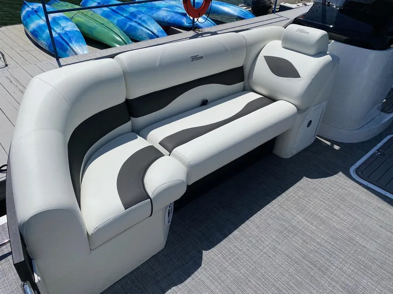 Slide: The Image of 2024 JC NEPTOON SPORT 21TT boat with luxurious seating and modern design. - 4