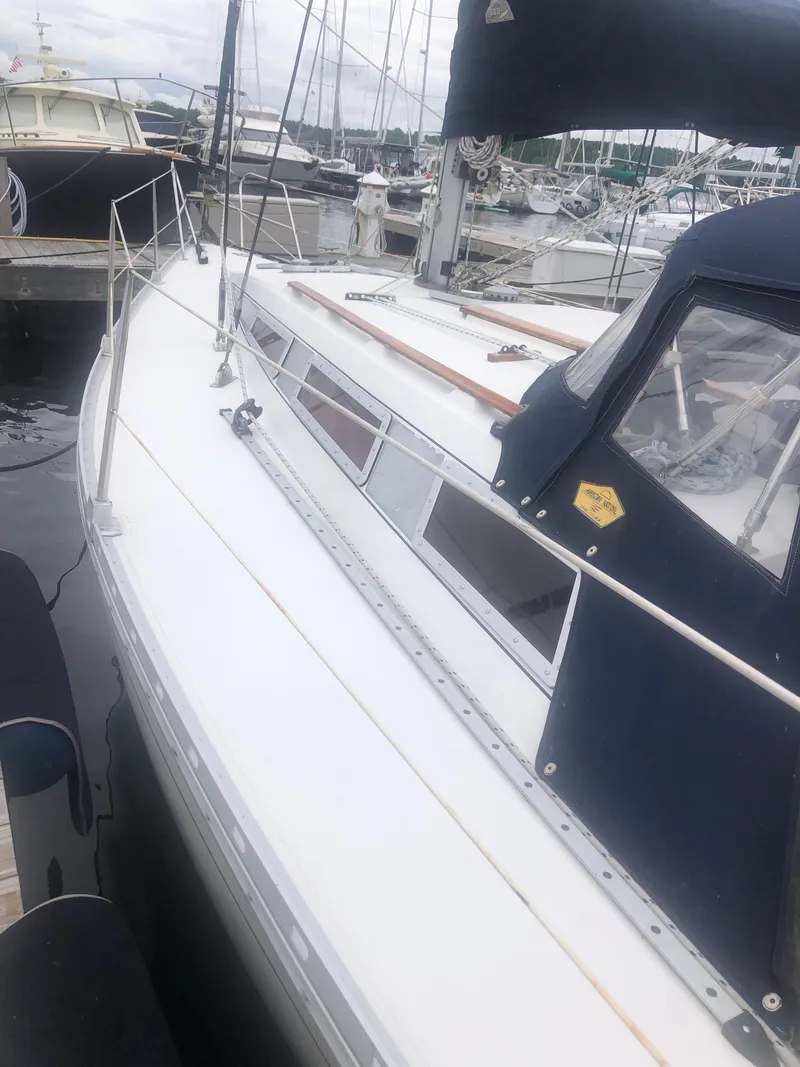 Slide: The Image of Jeanneau Sunshine 38 1988 - 1