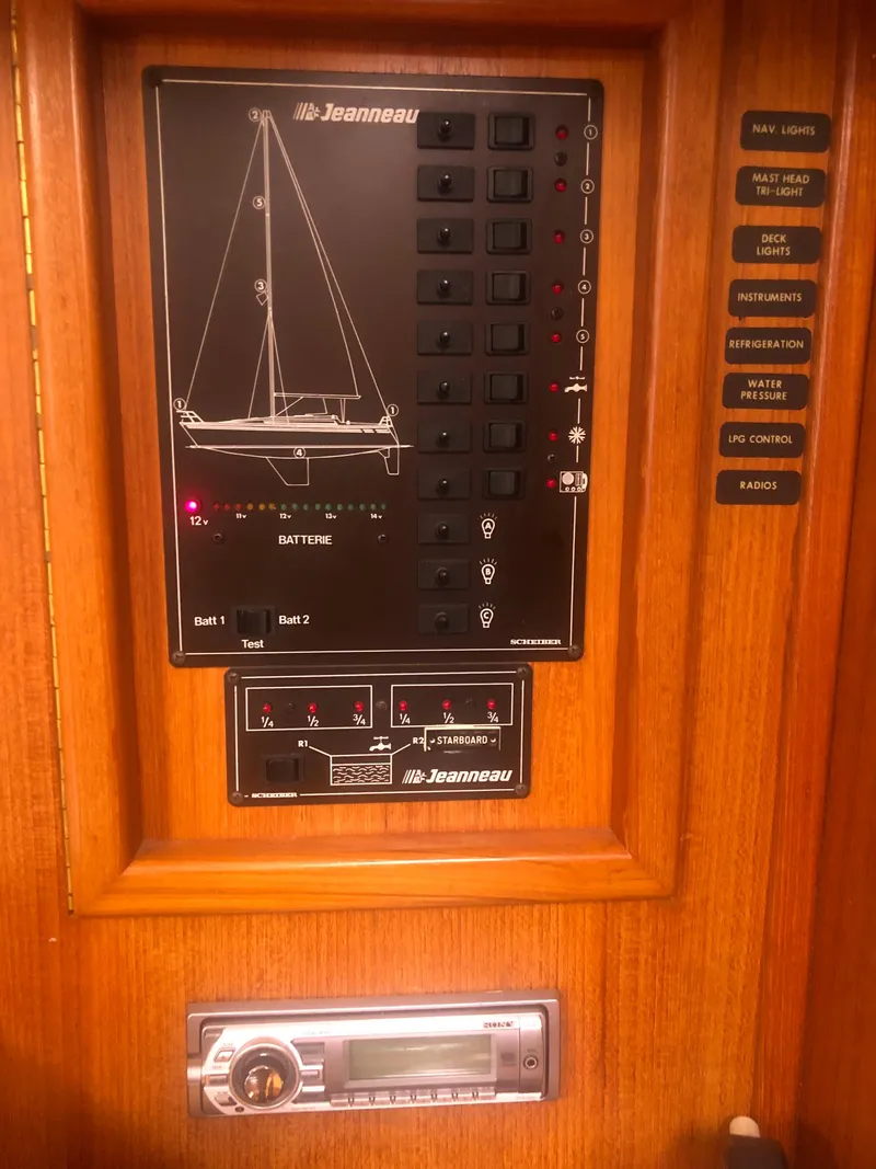 Slide: The Image of Jeanneau Sunshine 38 1988 - 23