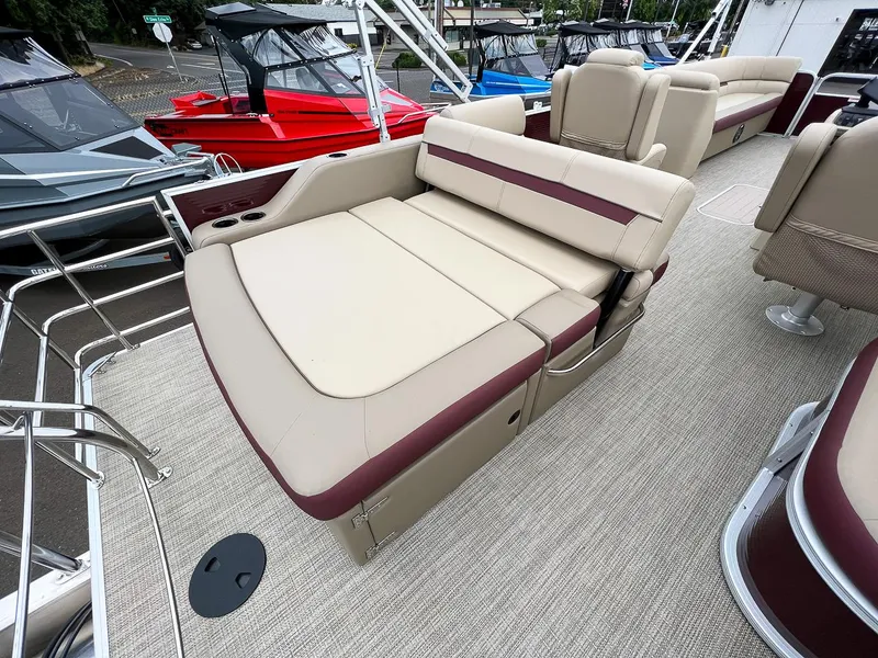 Slide: The Image of Godfrey SW 2486 SFL 2023 - 13