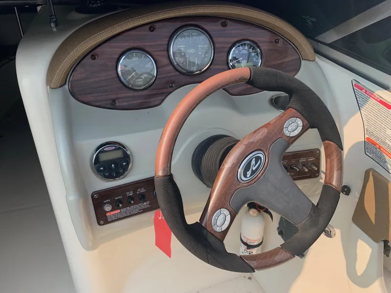 Slide: The Image of Sea Ray 200 Sundeck 2006 - 12