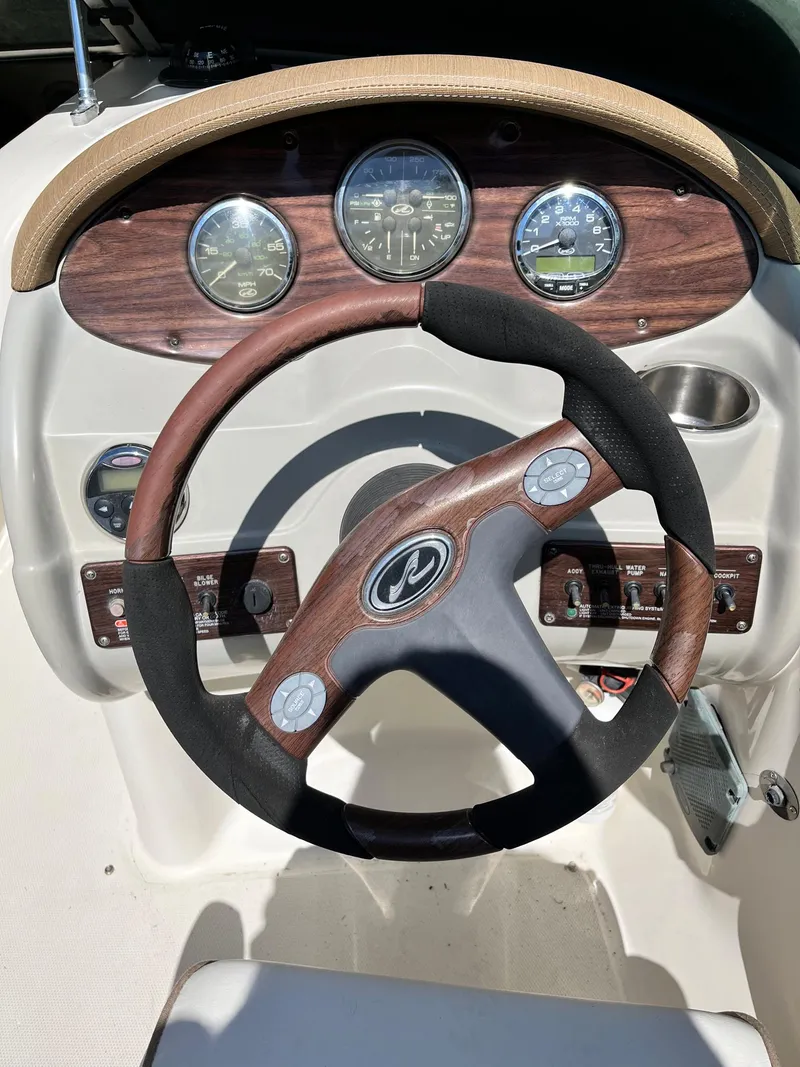 Slide: The Image of Sea Ray 200 Sundeck 2006 - 13