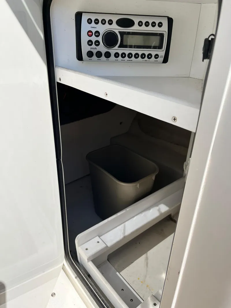 Slide: The Image of Sea Ray 200 Sundeck 2006 - 20