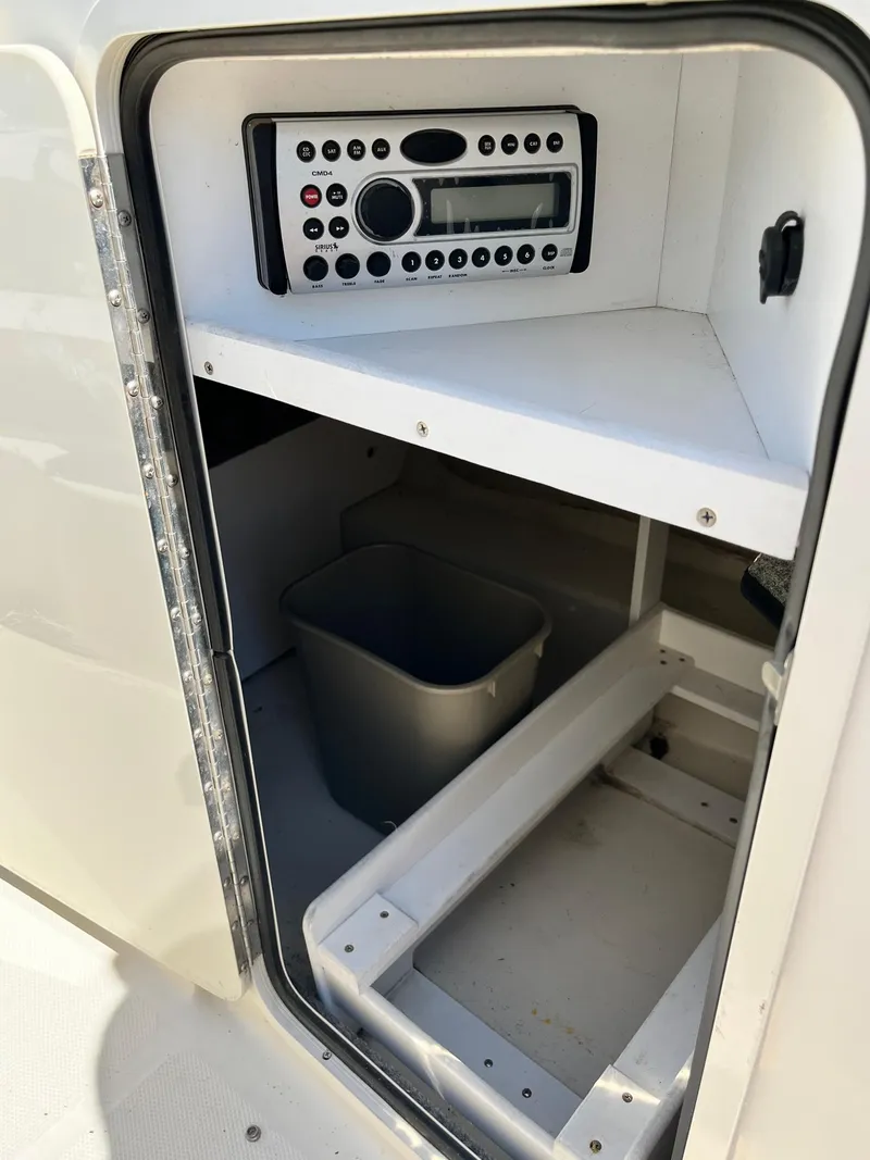 Slide: The Image of Sea Ray 200 Sundeck 2006 - 22