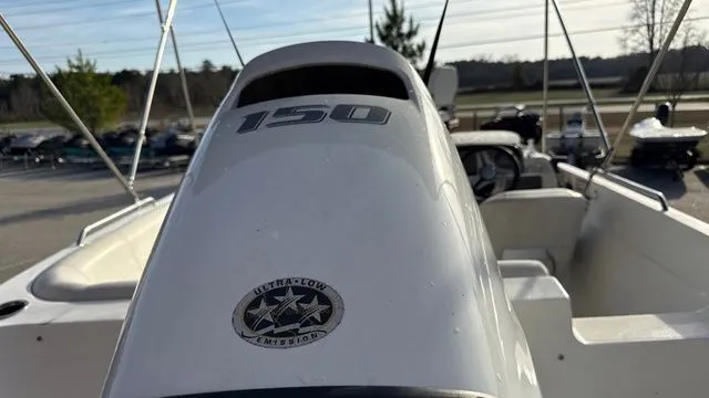 Slide: The Image of Hurricane SUNDECK SPORT 201 OB W/150HP 2023 - 13