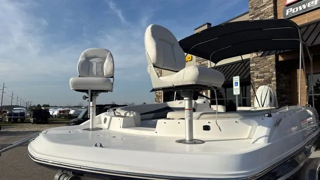 Slide: The Image of Hurricane SUNDECK SPORT 201 OB W/150HP 2023 - 9