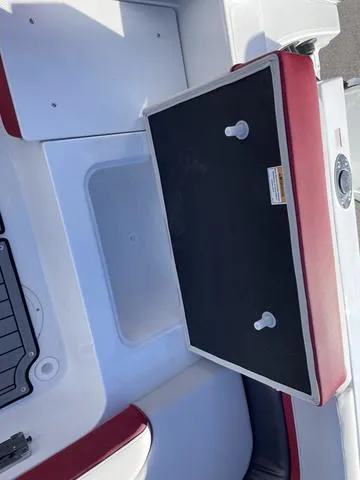 Slide: The Image of Hurricane SUNDECK SPORT 192 OB W/140HP 2023 - 17