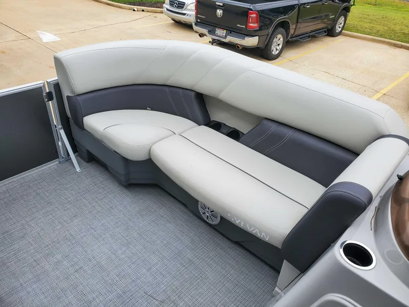 Slide: The Image of Sylvan Mirage 8522 LZ 2023 - 17