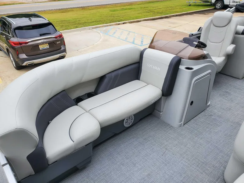 Slide: The Image of Sylvan Mirage 8522 LZ 2023 - 18