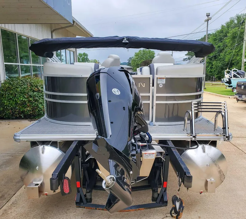 Slide: The Image of Sylvan Mirage 8522 LZ 2023 - 7