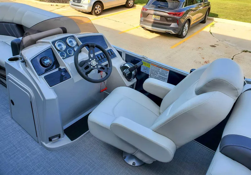 Slide: The Image of Sylvan Mirage 8522 LZ 2023 - 13