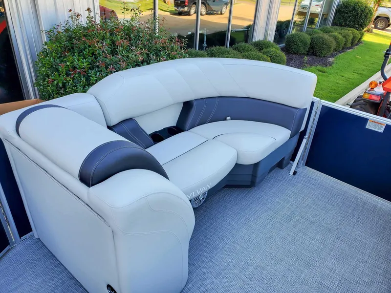 Slide: The Image of Sylvan Mirage 8522 LZ 2023 - 15