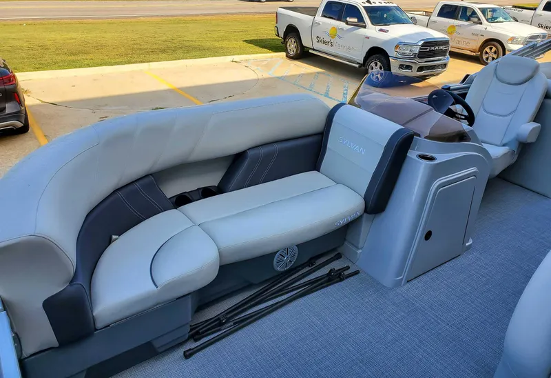 Slide: The Image of Sylvan Mirage 8522 LZ 2023 - 17