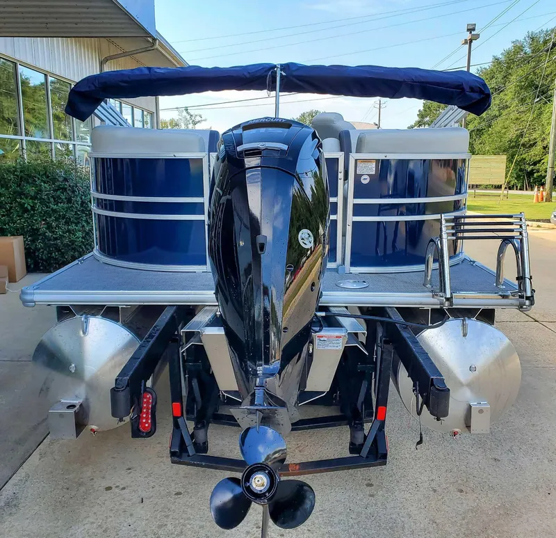 Slide: The Image of Sylvan Mirage 8522 LZ 2023 - 7