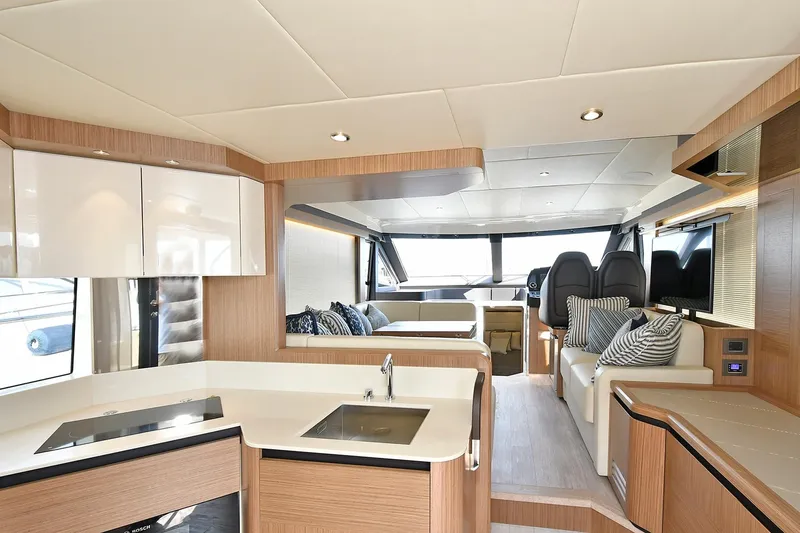 Slide: The Image of Salon / galley - 30