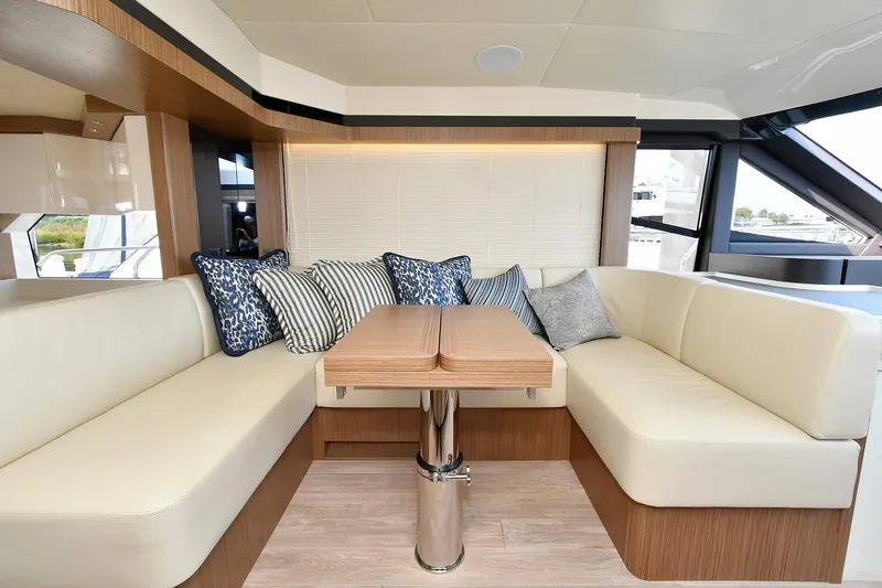 Slide: The Image of Dinette - 33