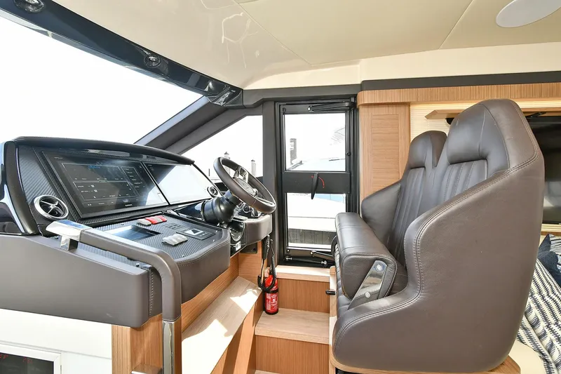 Slide: The Image of Lower Helm Station  - 37