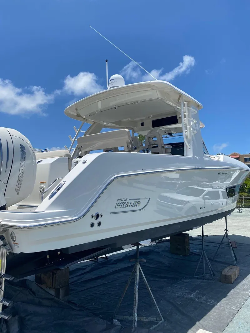 Slide: The Image of Boston Whaler 420 Outrage 2016 - 102