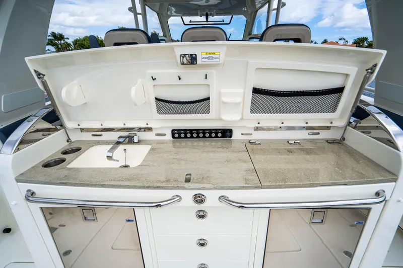 Slide: The Image of Boston Whaler 420 Outrage 2016 - 53