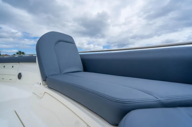 Slide: The Image of Boston Whaler 420 Outrage 2016 - 57