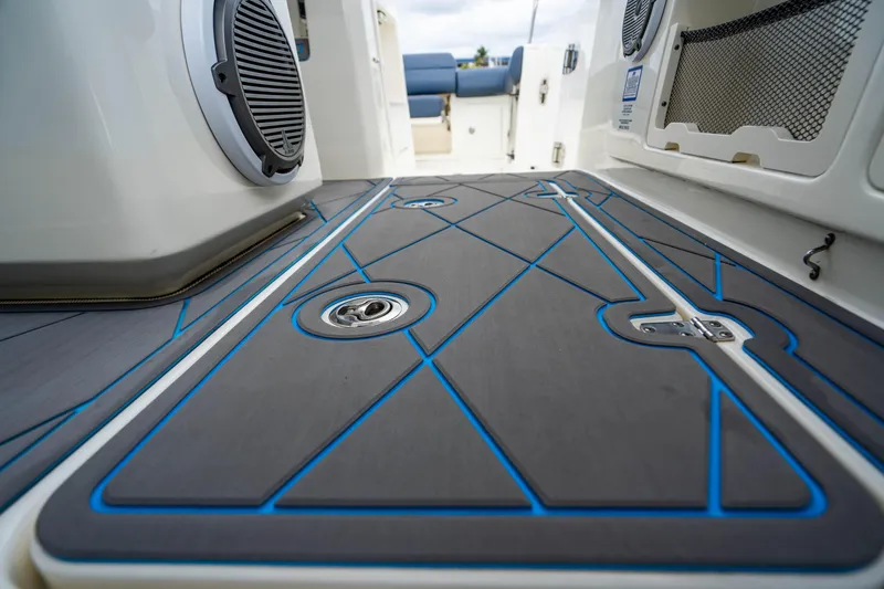 Slide: The Image of Boston Whaler 420 Outrage 2016 - 64