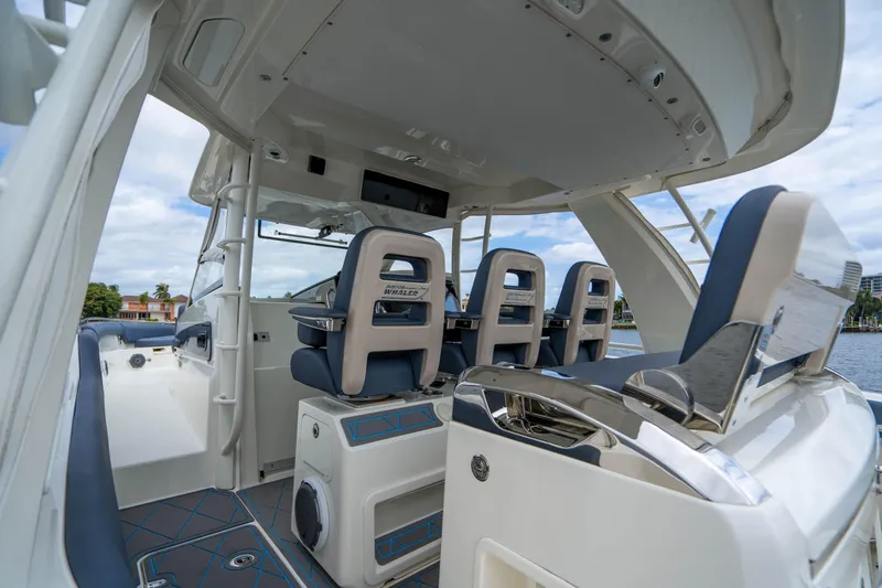 Slide: The Image of Boston Whaler 420 Outrage 2016 - 71