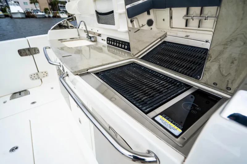 Slide: The Image of Boston Whaler 420 Outrage 2016 - 76