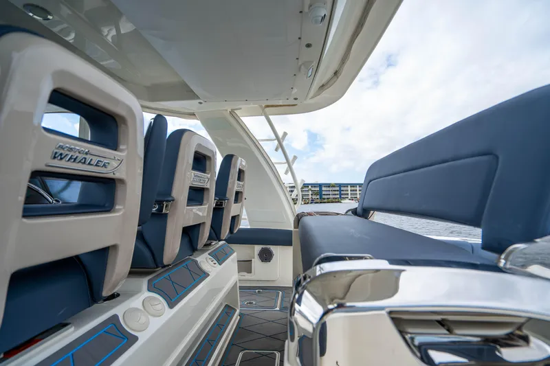 Slide: The Image of Boston Whaler 420 Outrage 2016 - 77