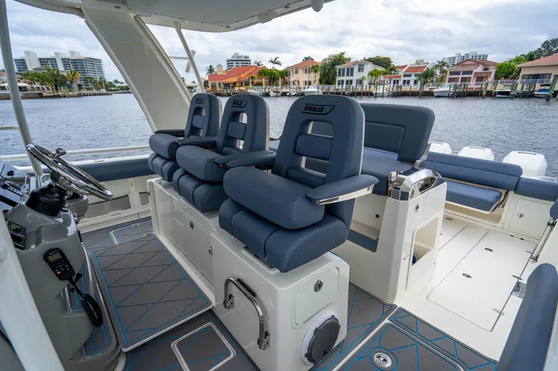 Slide: The Image of Boston Whaler 420 Outrage 2016 - 85