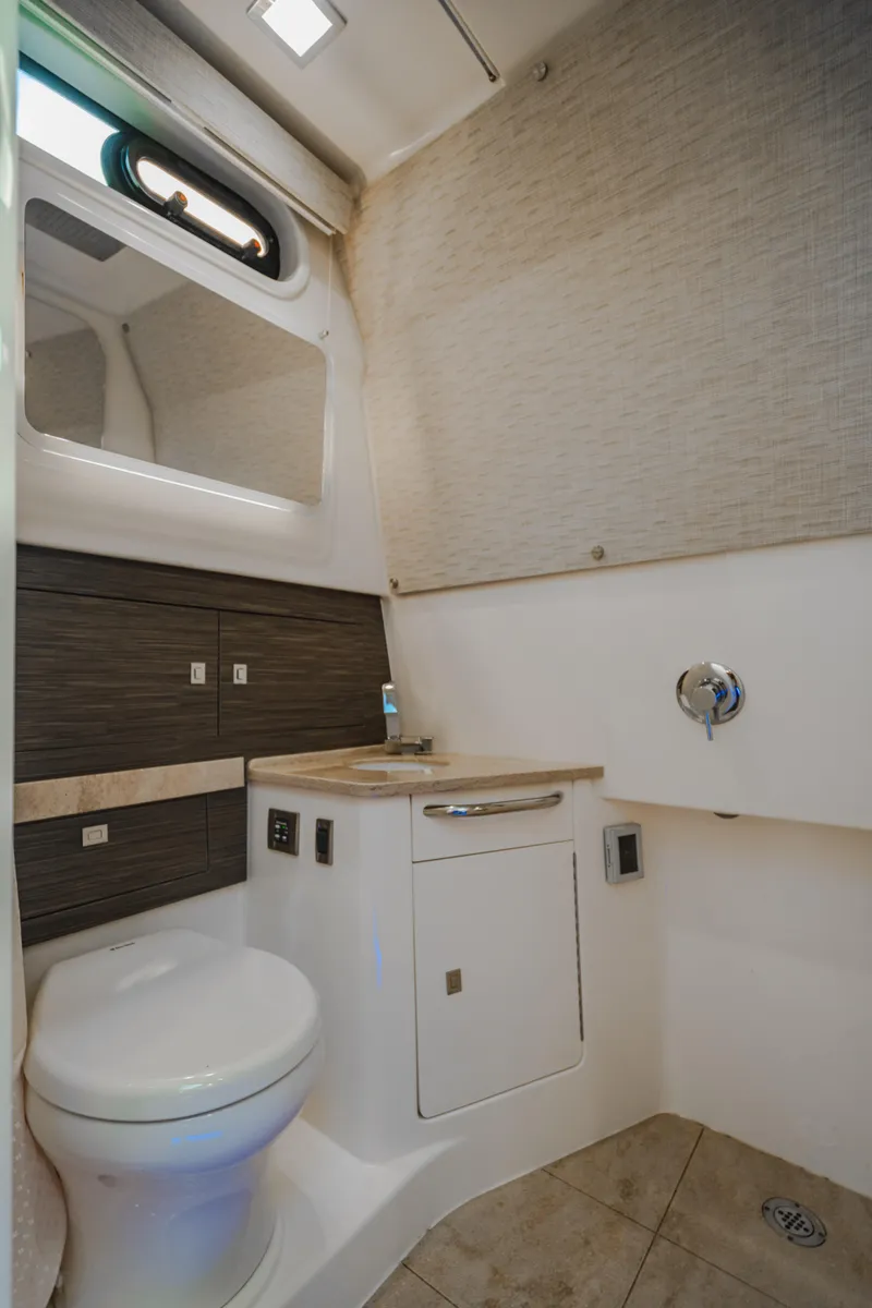 Slide: The Image of Boston Whaler 420 Outrage 2016 - 90