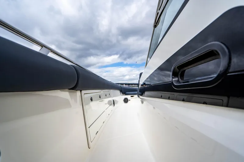 Slide: The Image of Boston Whaler 420 Outrage 2016 - 92