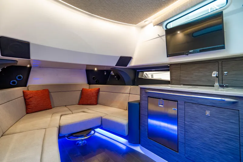 Slide: The Image of Boston Whaler 420 Outrage 2016 - 95