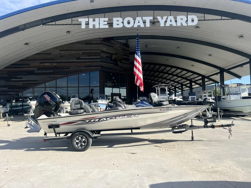 Slide: The Image of Tracker Pro Team 195 TXW TE 2019 - 12