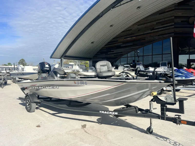 Slide: The Image of Tracker Pro Team 195 TXW TE 2019 - 13