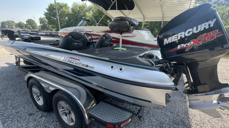 Slide: The Image of Triton 21 TrX 2018 - 3