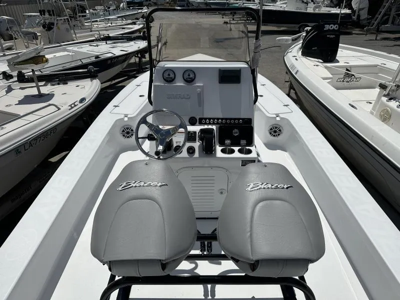 Slide: The Image of Blazer 2420 GTS DELUXE 2023 - 11