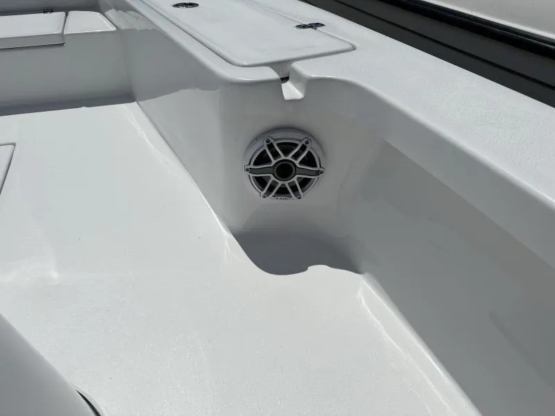 Slide: The Image of Blazer 2420 GTS DELUXE 2023 - 14