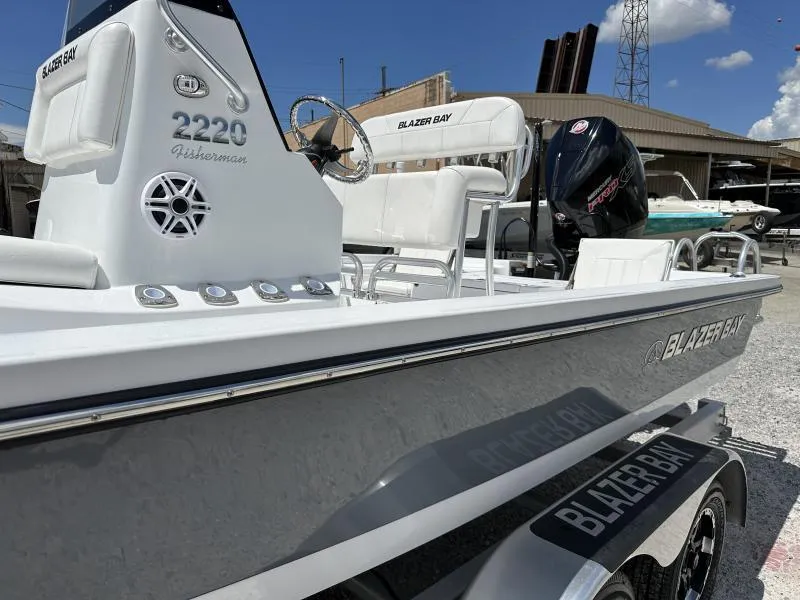 Slide: The Image of Blazer 2220 Fisherman 2023 - 4