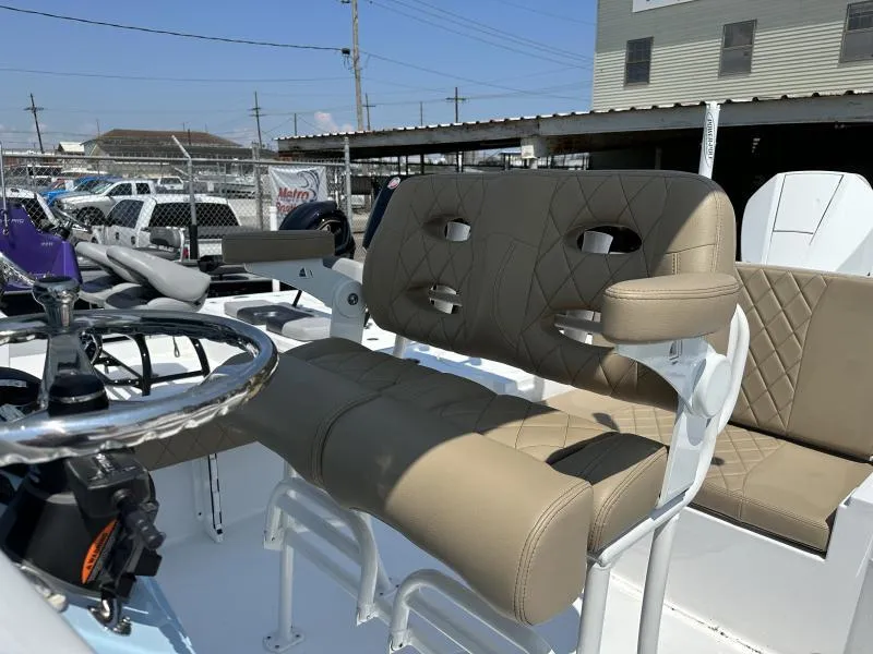 Slide: The Image of Blazer 2440 2023 - 10