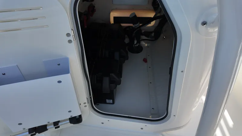 Slide: The Image of Boston Whaler 190 Montauk 2027 - 11