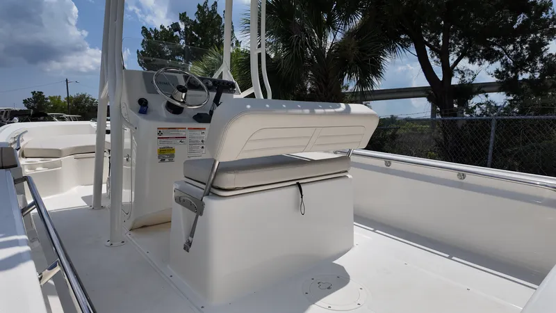 Slide: The Image of Boston Whaler 190 Montauk 2027 - 9