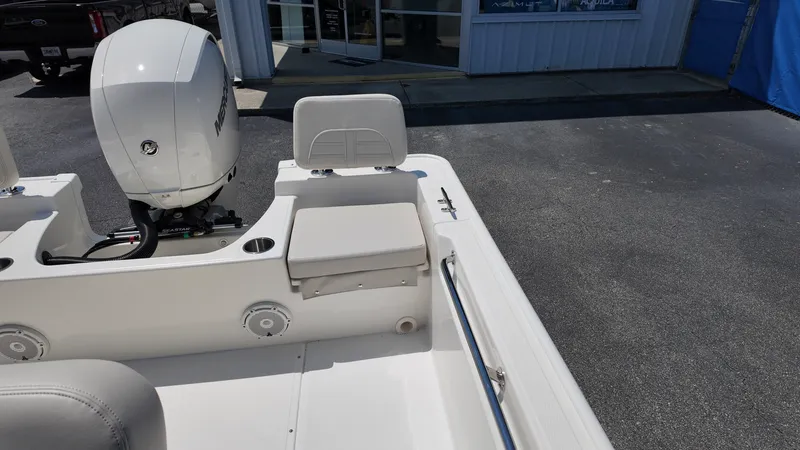 Slide: The Image of Boston Whaler 190 Montauk 2027 - 5
