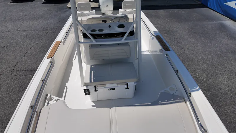 Slide: The Image of Boston Whaler 190 Montauk 2027 - 12