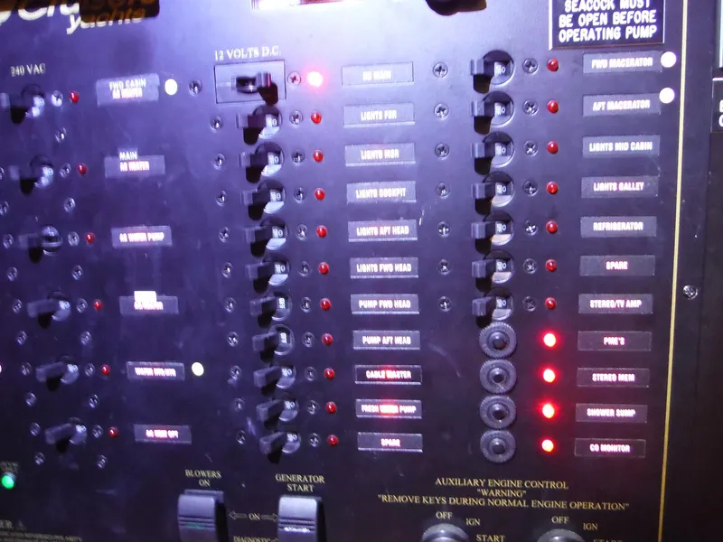 Slide: The Image of Cruisers 455 Express Motoryacht 2005 - 53