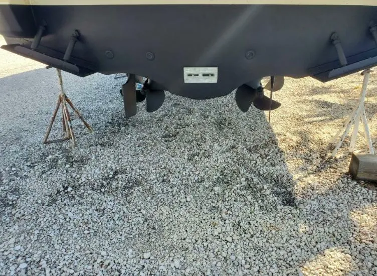 Slide: The Image of Cruisers 455 Express Motoryacht 2005 - 69