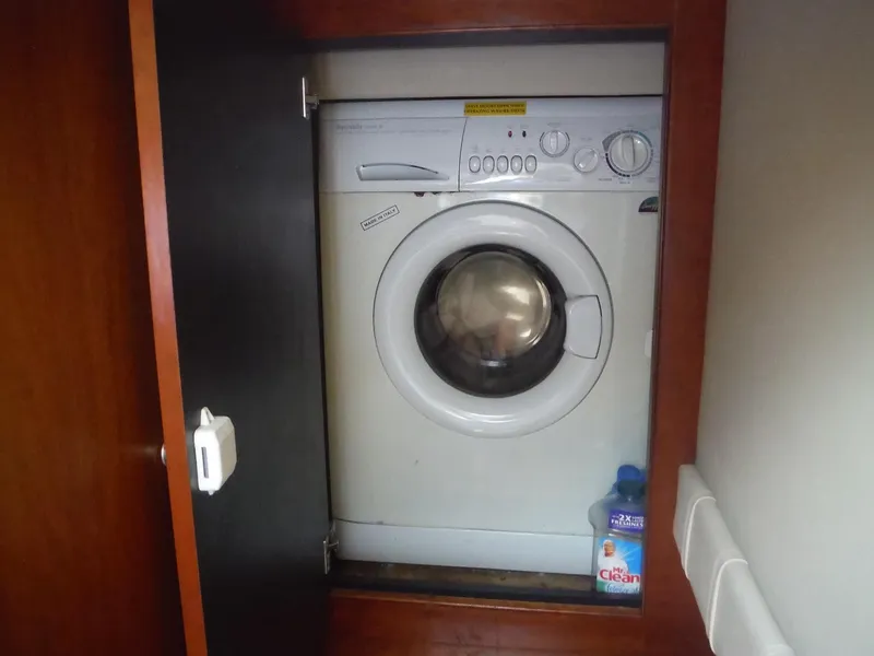 Slide: The Image of Cruisers Yachts 455 Express Motoryacht 2005 - 65