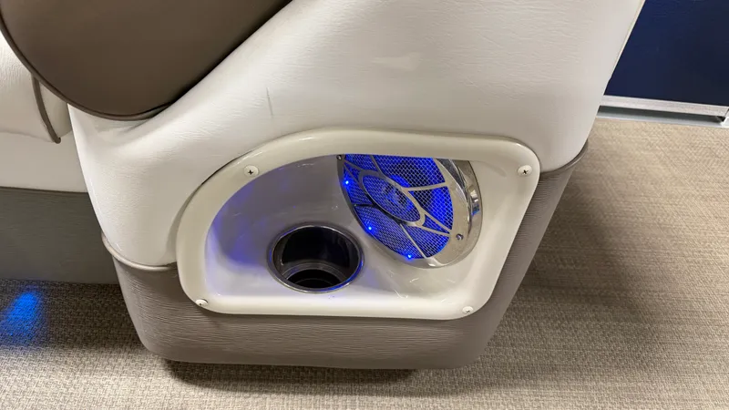Slide: The Image of Premier 235 SOLARIS 2014 - 48