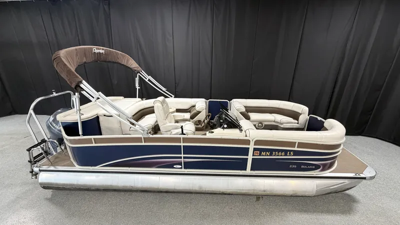 The Image of Premier 235 SOLARIS 2014 - 1