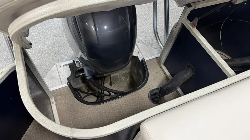 Slide: The Image of Premier 235 SOLARIS 2014 - 70